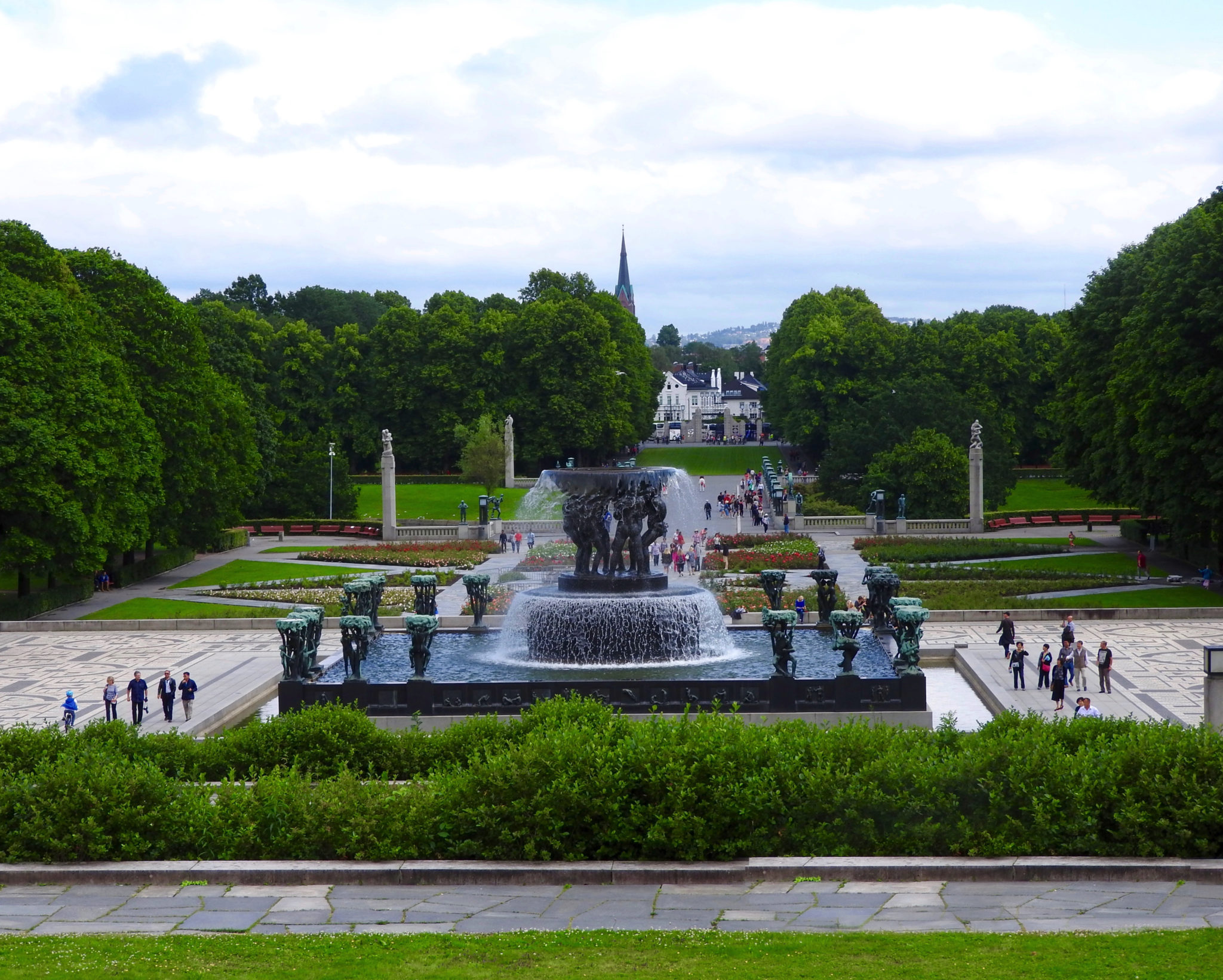 Frogner Park view from entrance Vigeland fountain